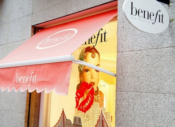 BOUTIQUE BENEFIT IN MADRID